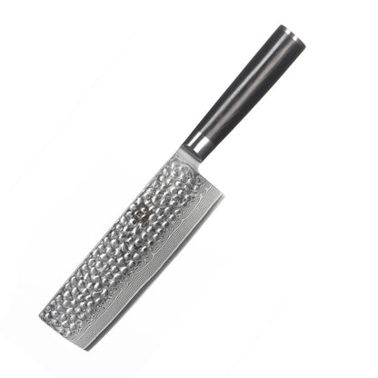 Kyotsu Nakiri-Messer aus Damaststahl als edle Produktaufnahme auf weissem Hintergrund – klare Detailansicht.